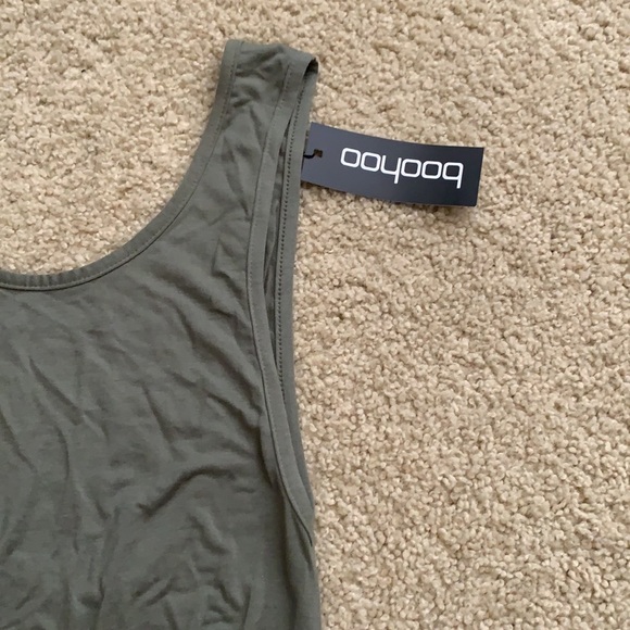 NWT Boohoo Low Scoop Bodysuit - Picture 3 of 4